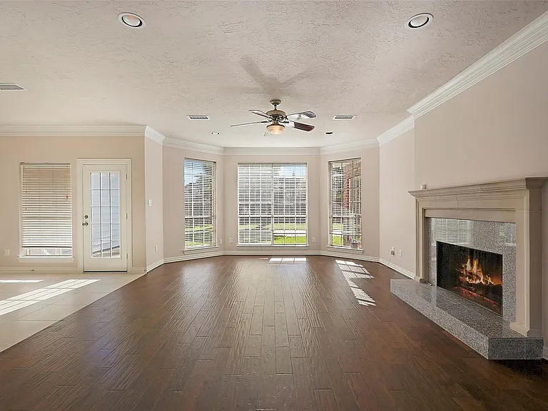19911 Sky Hollow Ln — Photo 5