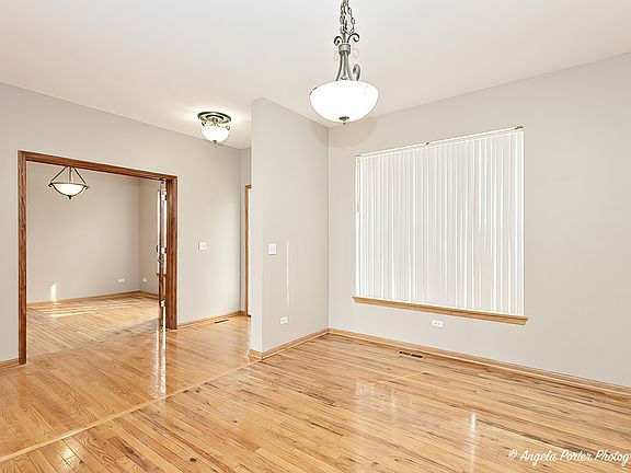 3rd image of 39640 N Queensbury Ln