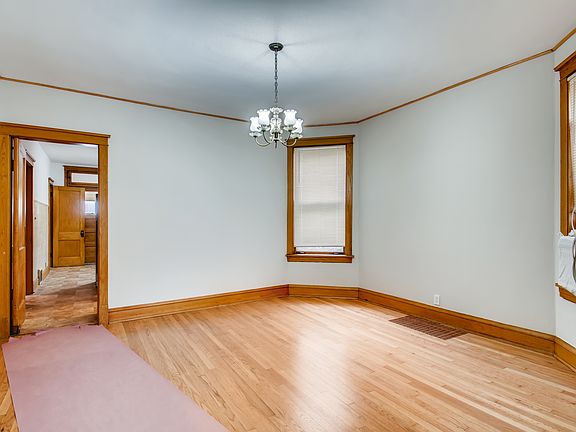 4th image of 4217 N Oakley Ave #2