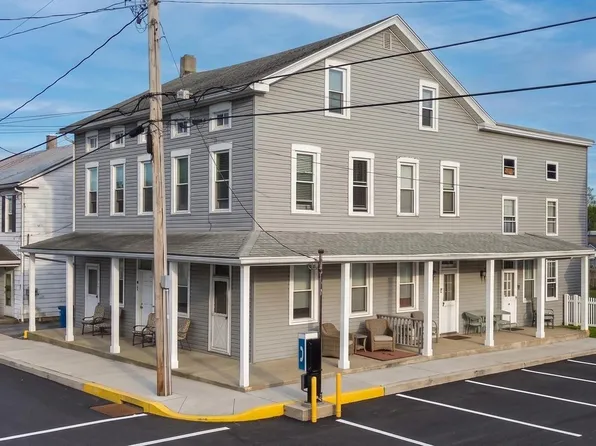 8 E Broadway St, Etters, PA 17319