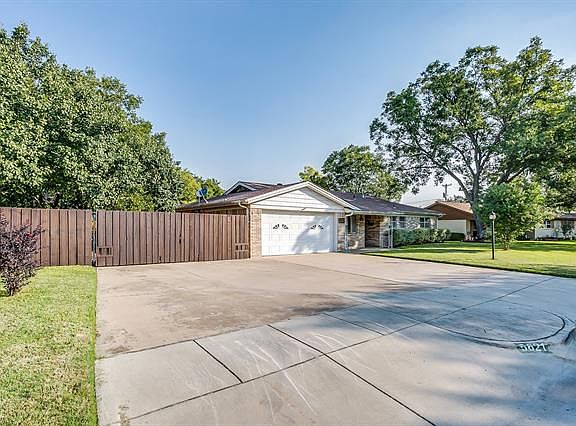 3rd image of 5621 Starlight Dr