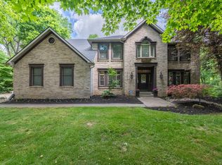 5946 Squirrelsnest Ln, Cincinnati, OH 45252