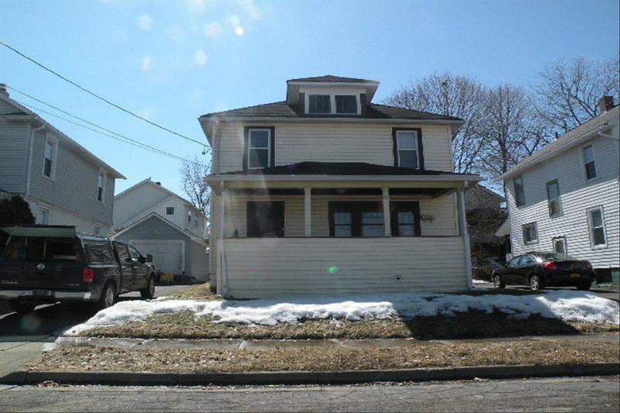 1st image of 86 Union St