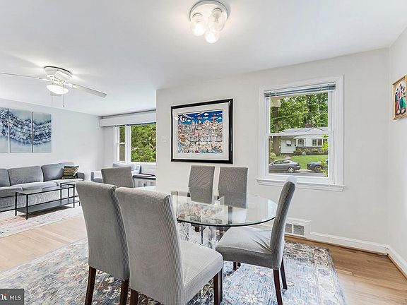 5th image of 110 Lynnmoor Dr