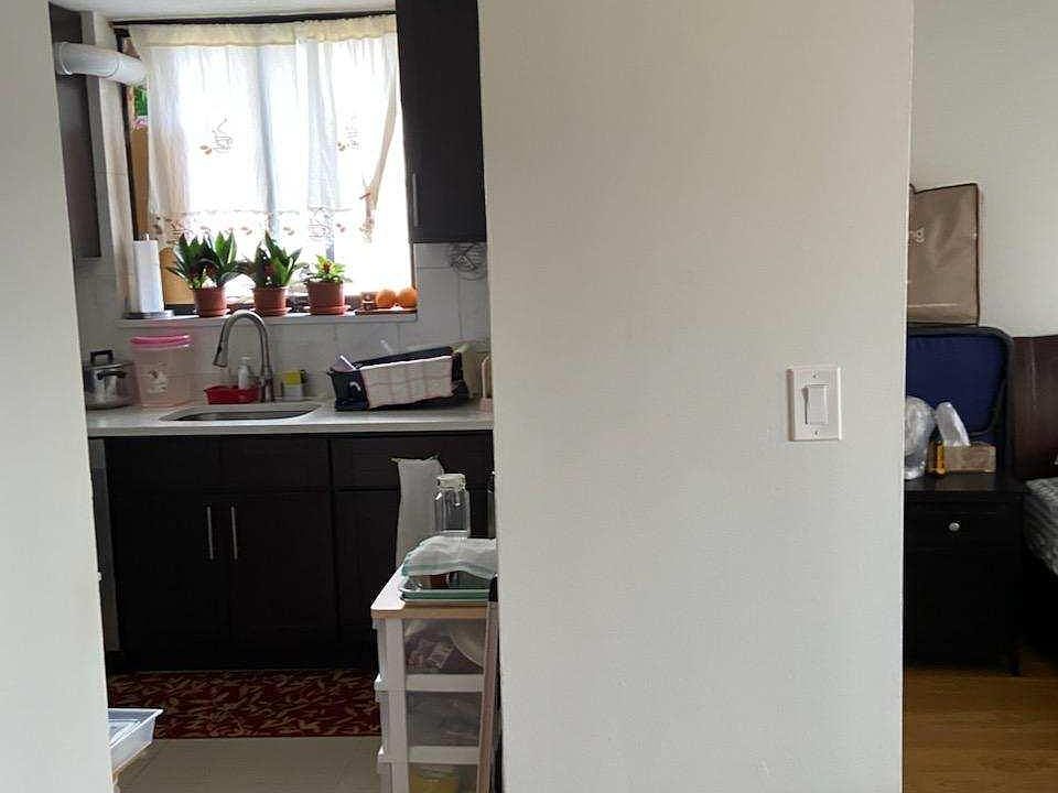 2nd image of 13834 Elder Ave