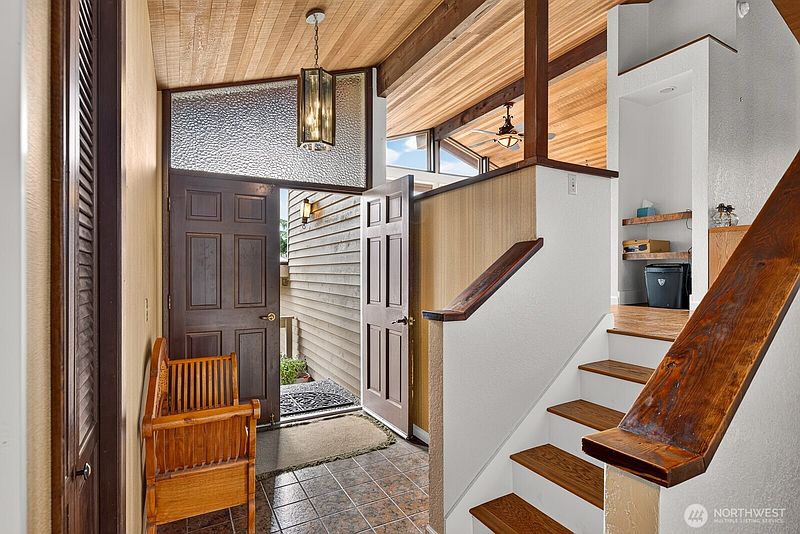 4th image of 2301 Monica Drive