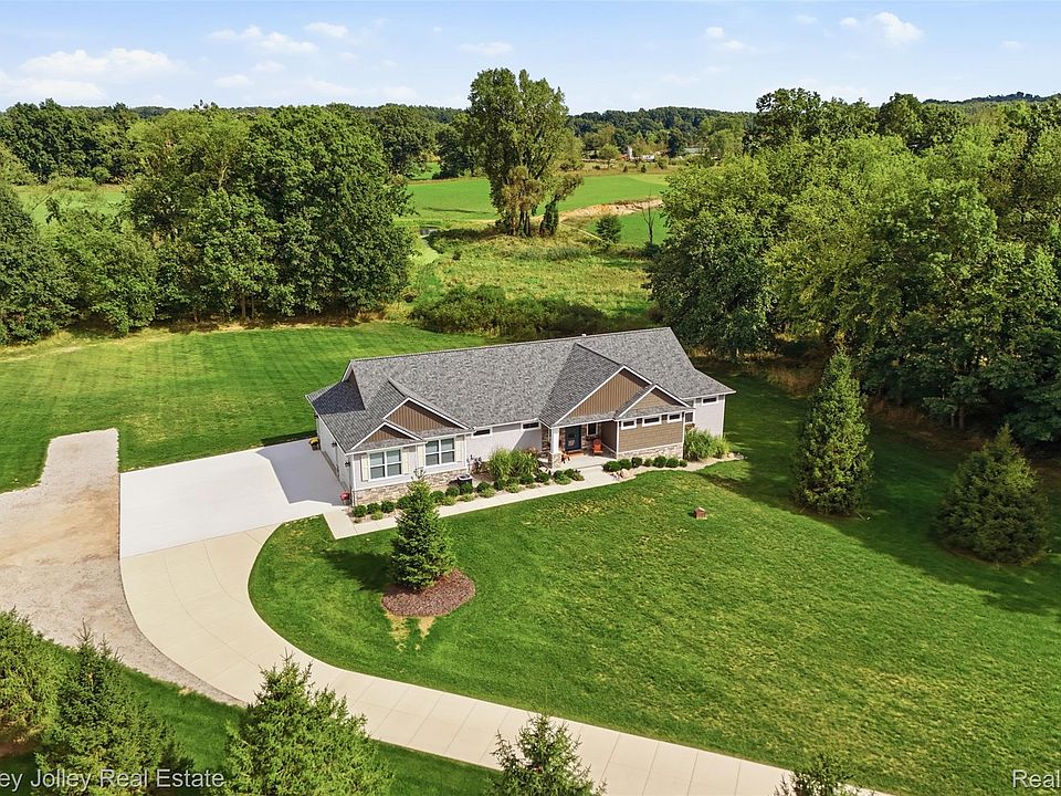1st image of 3703 Jesse Dr