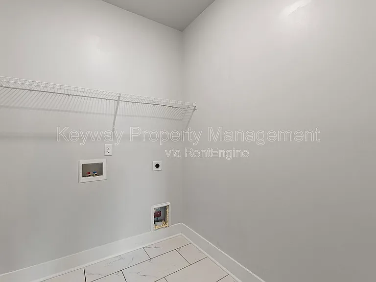 2217 Laurens St — Photo 26