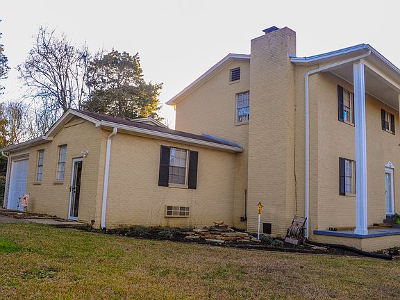 2nd image of 202 Arrow Dr
