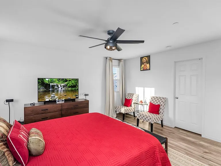 4583 Butterfly Ridge Dr — Photo 24