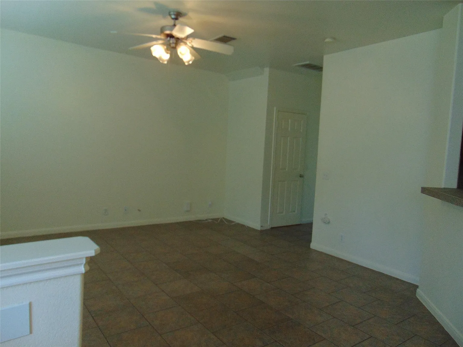 3 bed, 2.5 bath, 1516 sqft, $1,850 — Photo 2