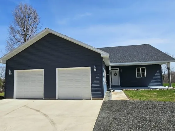 7968 W Herzog Rd, Iron Mountain, MI 49801