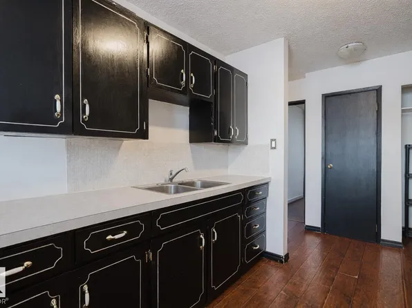 3917/3919 54th St, Wetaskiwin, AB T9A 1S6