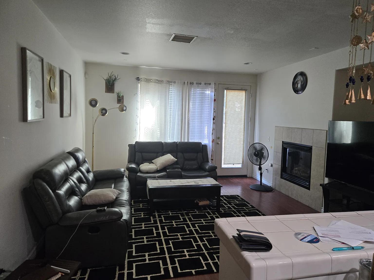 4 bed, 2250 sqft, $3,800 — Photo 4