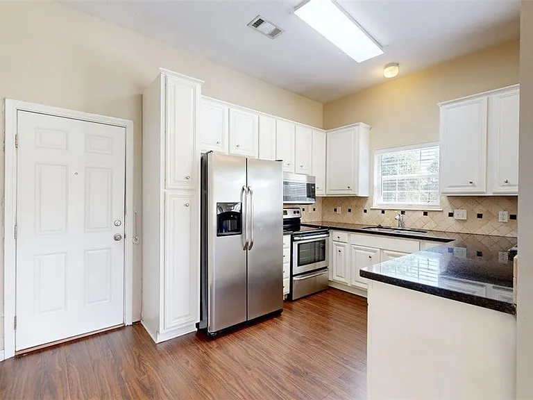 1619 Park Pl — Photo 7