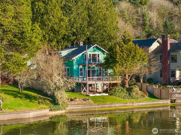 1323 East Bay Drive NE, Olympia, WA 98506