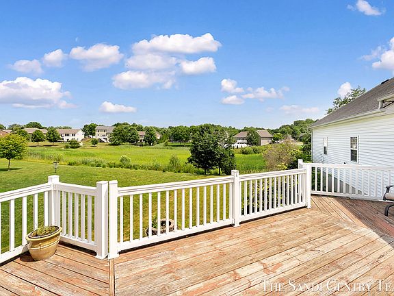 3rd image of 3819 Acadia Dr