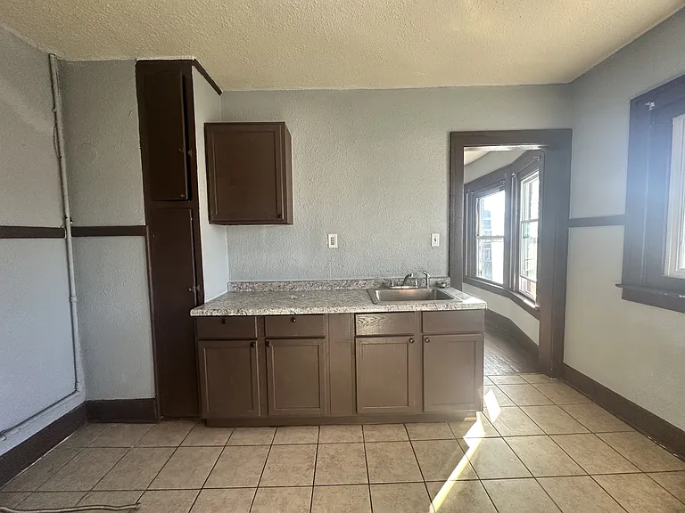 4114 W Euclid St — Photo 13