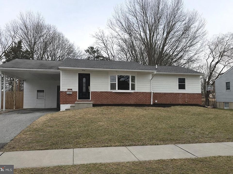 1st image of 11 Dunsinane Dr