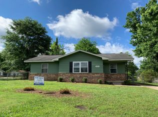 1814 Windsor Cir SW, Decatur, AL 35601