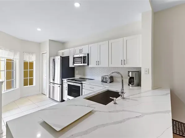 9185 CELESTE DR #204, NAPLES, FL 34113