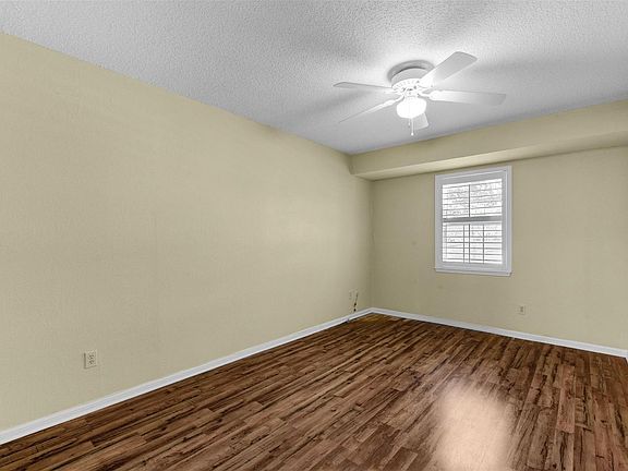 4th image of 14436 Misty Meadow Ln