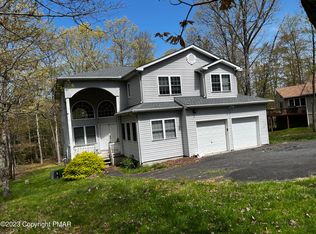 2215 Woody End Way, Tamiment, PA