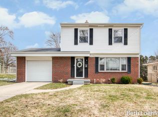 1516 Benjamin Ave NE, Grand Rapids, MI 49505