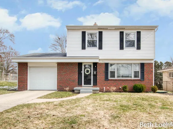 1516 Benjamin Ave NE, Grand Rapids, MI 49505