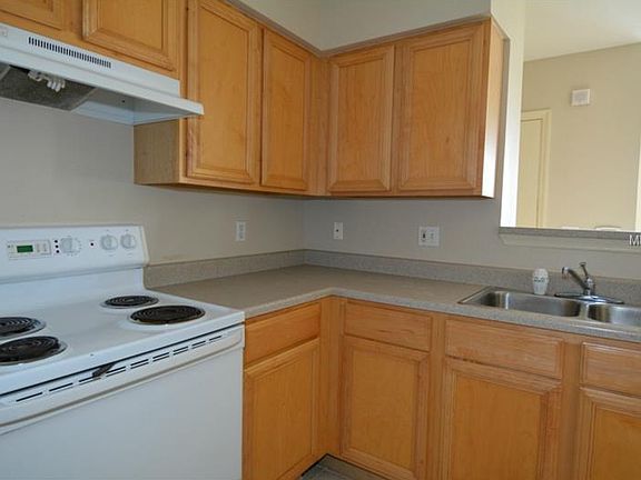 5th image of 1005 Villagio Cir #20-207