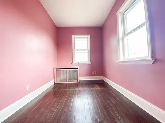 Rented by RealTegrity NY LLC | media 14