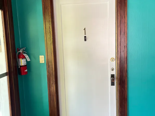 2209 NE Wasco St APT 1, Portland, OR 97232