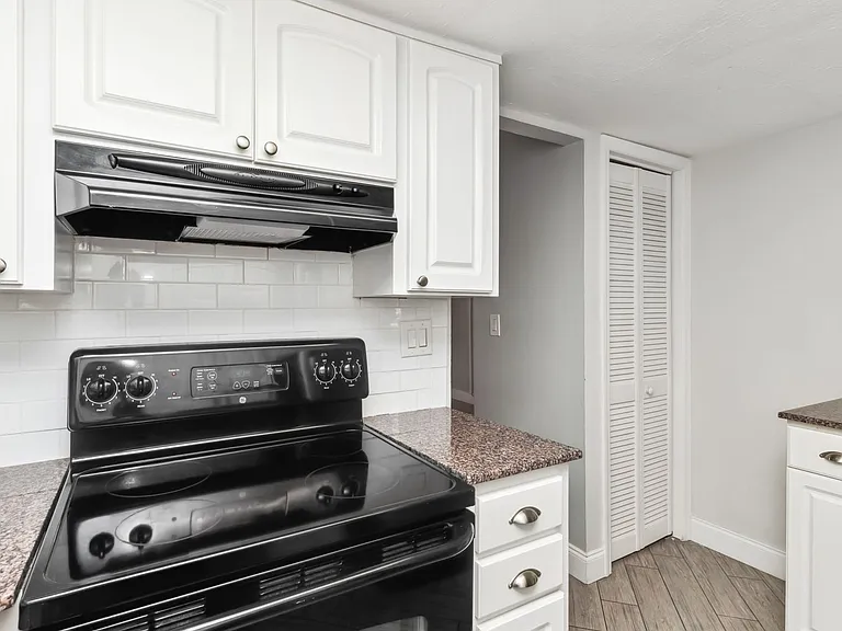4609 W North B St #111 — Photo 11