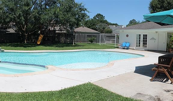 2nd image of 23119 Fairvine Park Dr