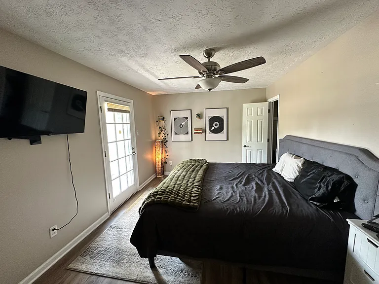 10117 Wolf Den Ln — Photo 13