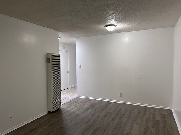 3rd image of 209 Brown St