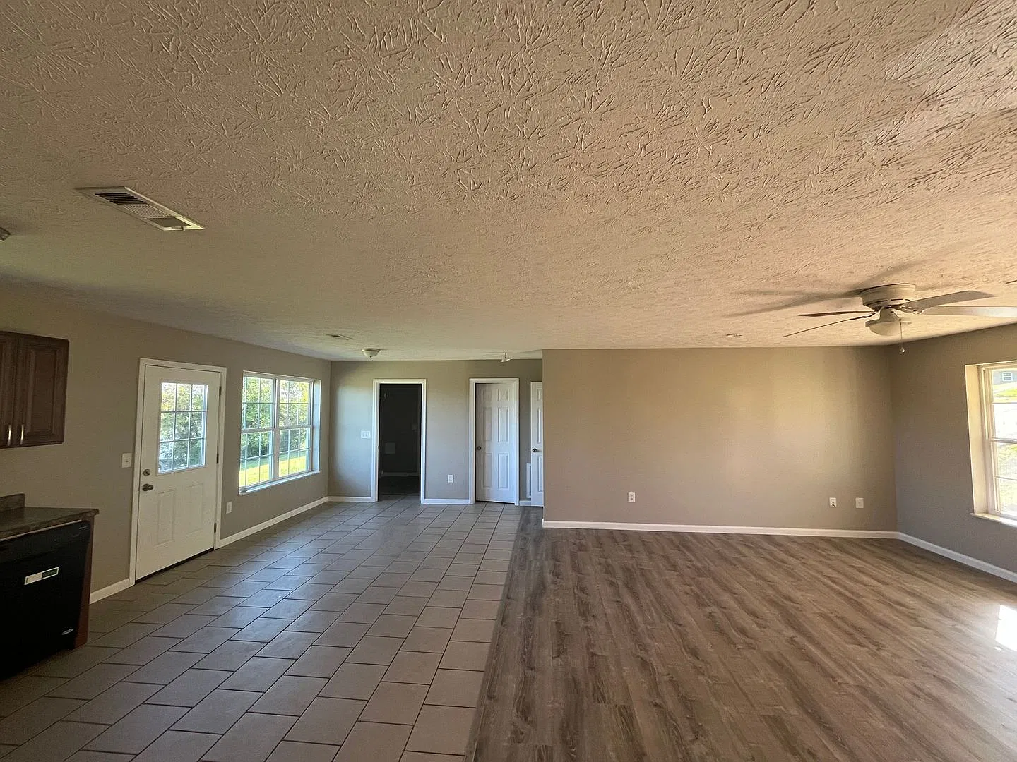 2-bedroom, 2-bathroom home located in the beautiful Dandridge — Photo 4