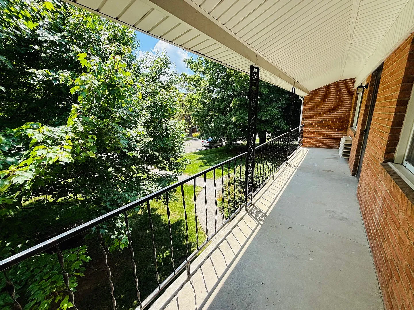 1 Bedroom, 1 Bath Apartment — Photo 3