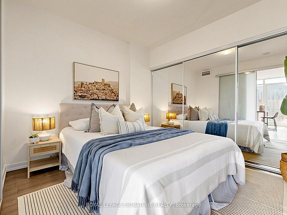 5th image of 297 College St #Penthouse 2