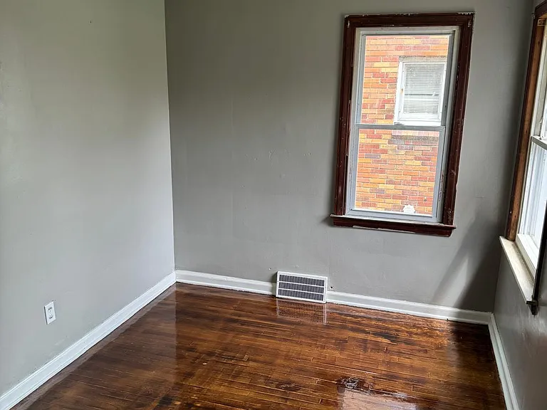 9541 Grandmont Ave — Photo 7