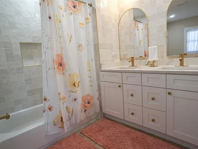 929 Lantana Ave — Photo 13