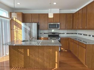 1156 Windward Ln, Vernon Hills, IL 60061