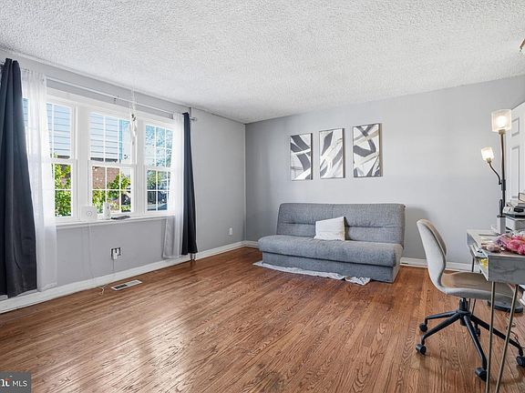 4th image of 3603 Whitehall Ln
