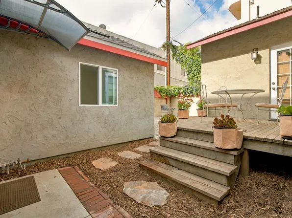 11212 La Maida St #B, North Hollywood, CA 91601
