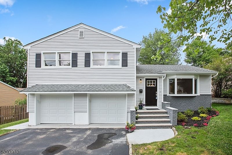 1st image of 8 Marcy Pl