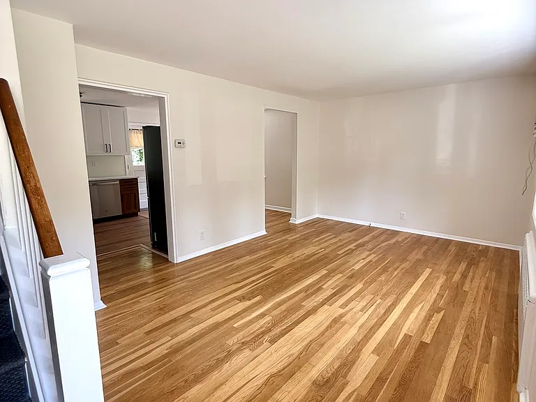 479 S Pleasant Ave — Photo 5