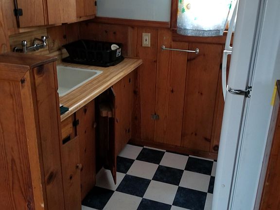 5th image of 695 Ashlar Dr