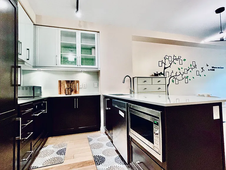 21 Clairtrell Rd #213 — Photo 3