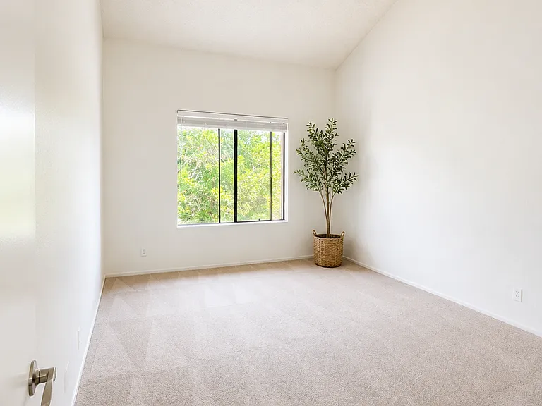 751 Birchpark Cir #204 — Photo 4