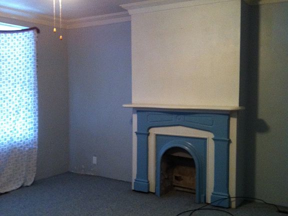 332 N Front Street Living Room